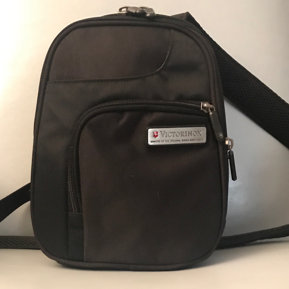 VICTORINOX Small Sling Backpack